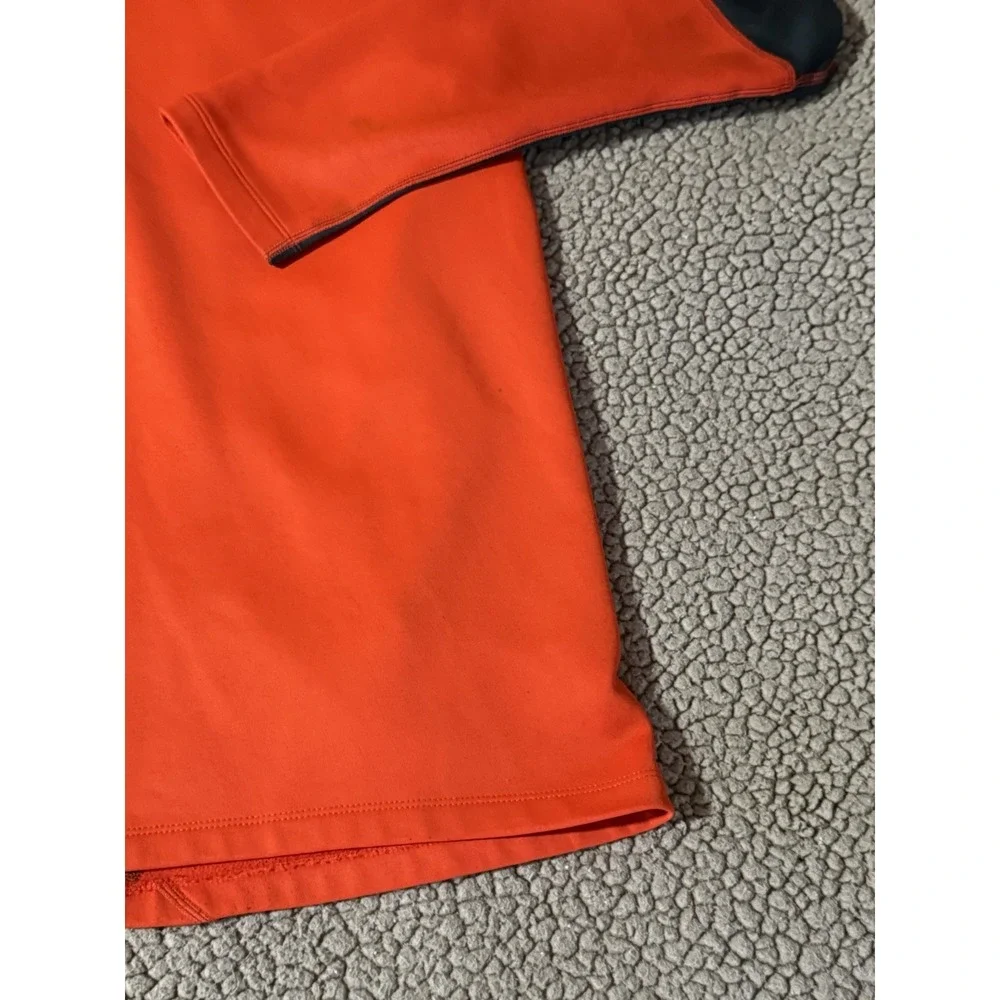 The North Face Flashdry MensTop Large Red 1/4 Zip Pullover Lightweight Thumbloop
